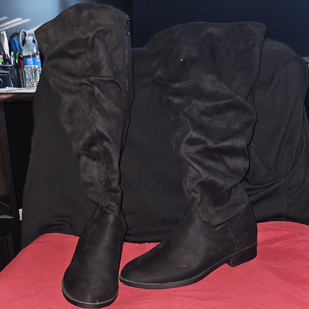 Women’s Black Slouch Knee-High Boots